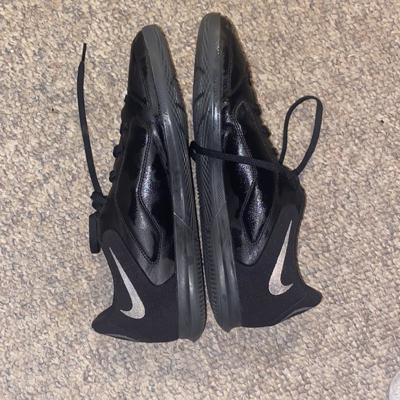 Nike Tiempo Indoor Soccer cleats - Picture 2 of 4